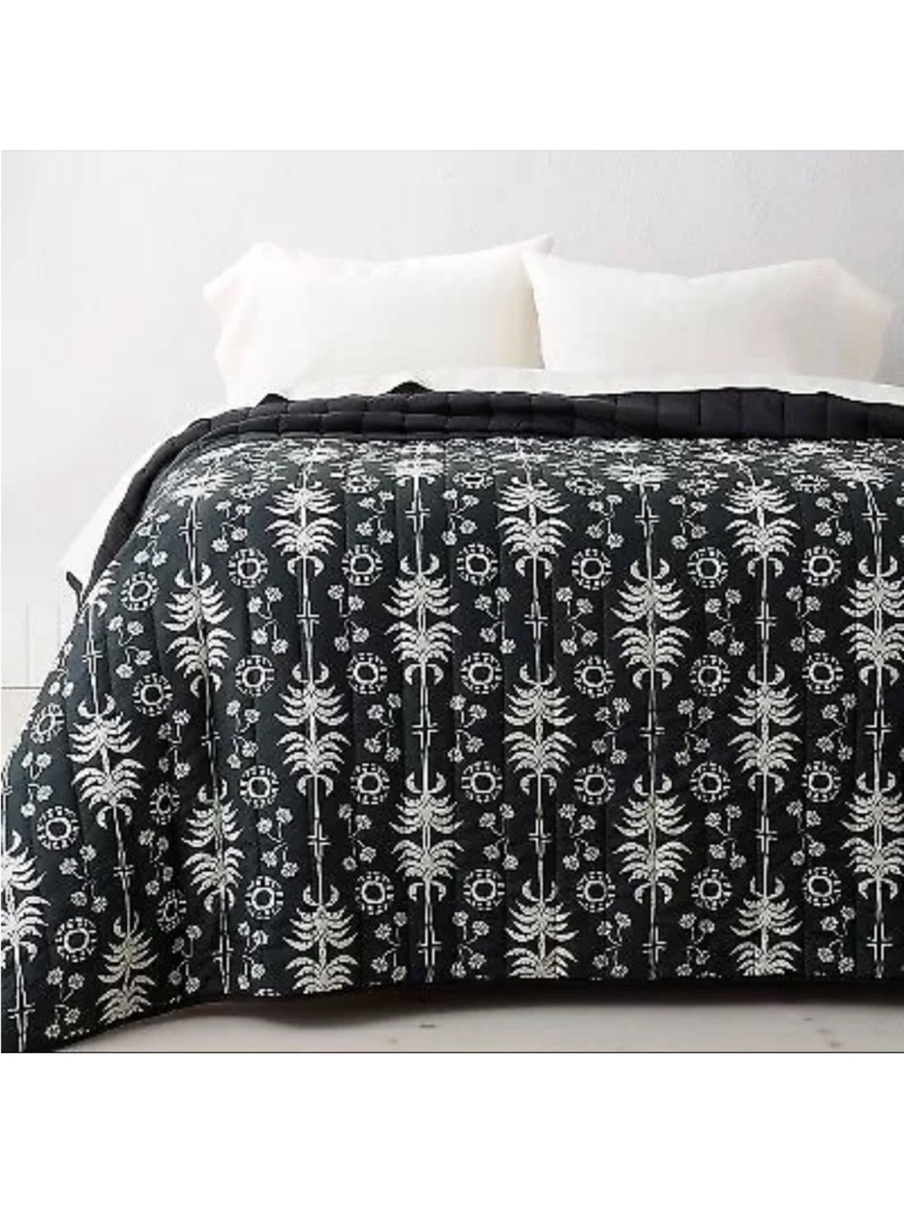 Opalhouse Black and White Floral Medallion Comforter
